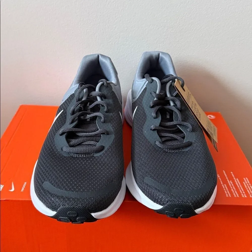 Nike Revolution 7 Cool Grey FB2207-007 Men’s Size 11